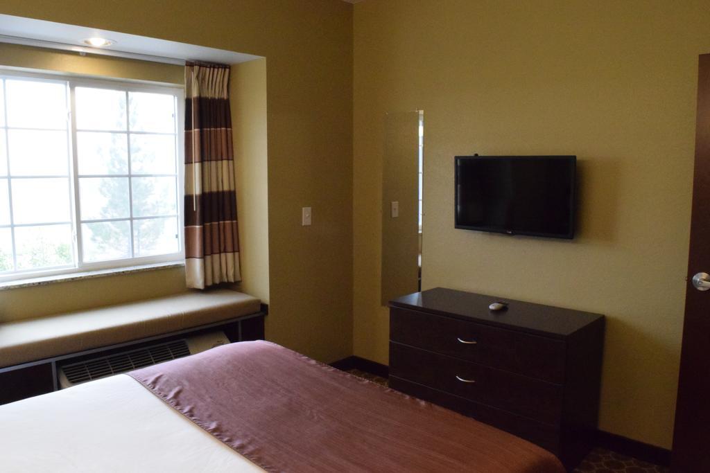 Microtel Inn And Suites Pecos Chambre photo