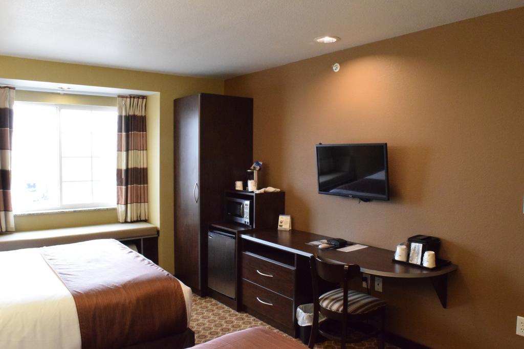 Microtel Inn And Suites Pecos Chambre photo